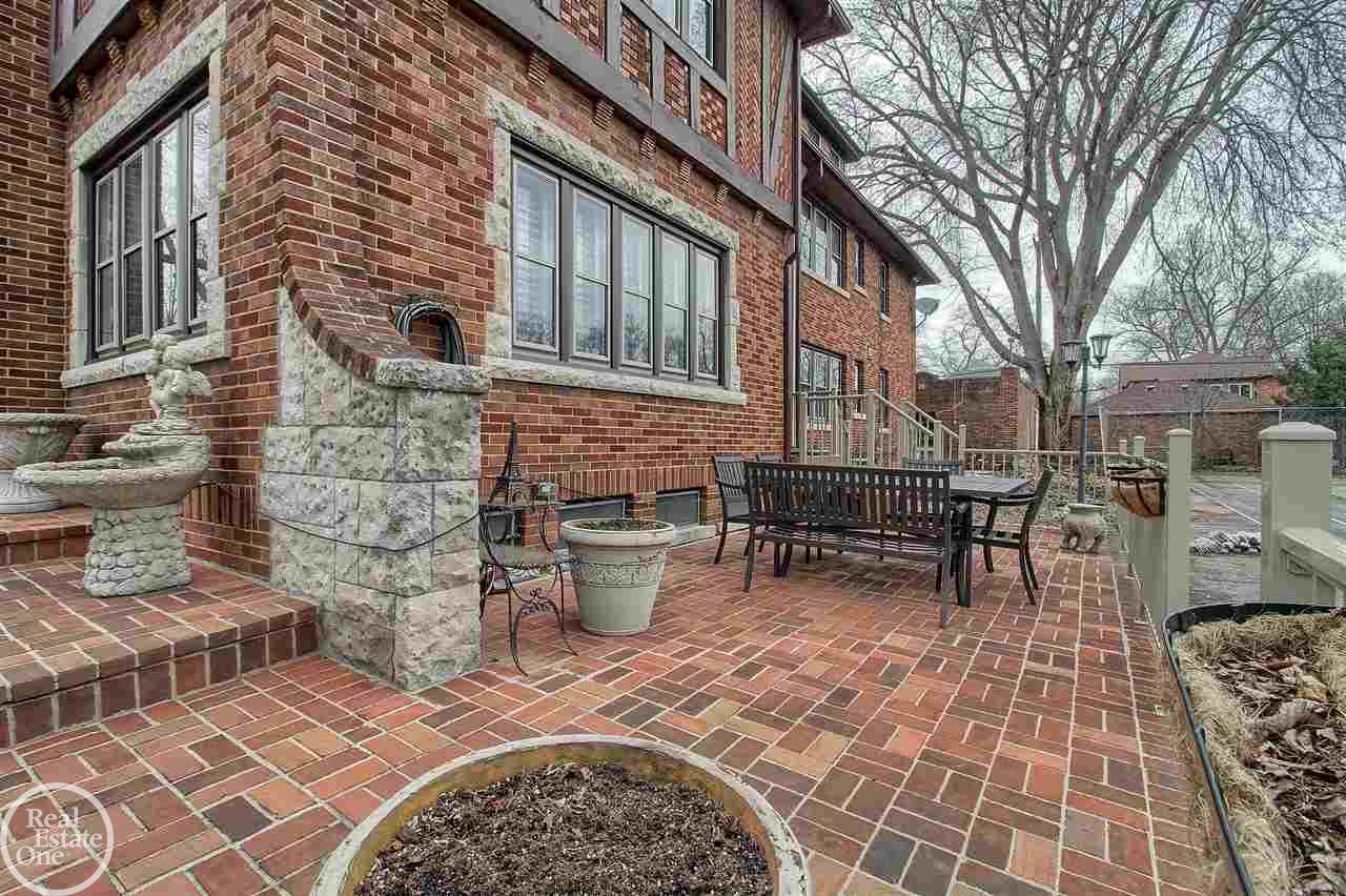 832 Trombley Road Grosse Pointe, MI 48230 - Photo 7 of 52 31360773-6.JPG