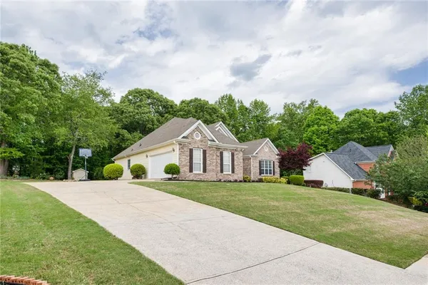 $2,300 | 4264 Milford Place Northeast, Hoschton, GA 30548