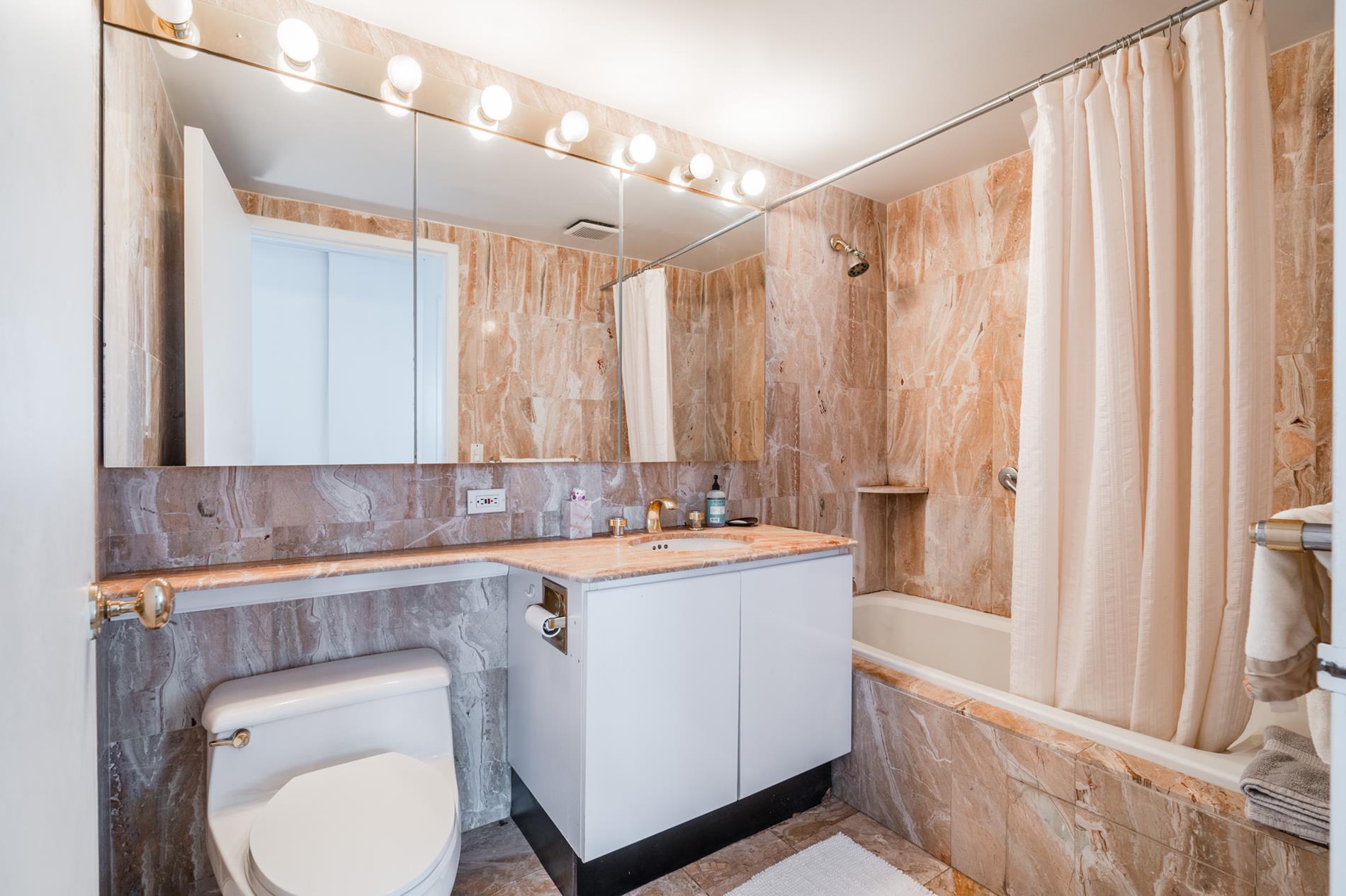 422 East 72nd Street, Unit 22B Manhattan, NY 10021 - Photo 6 of 12