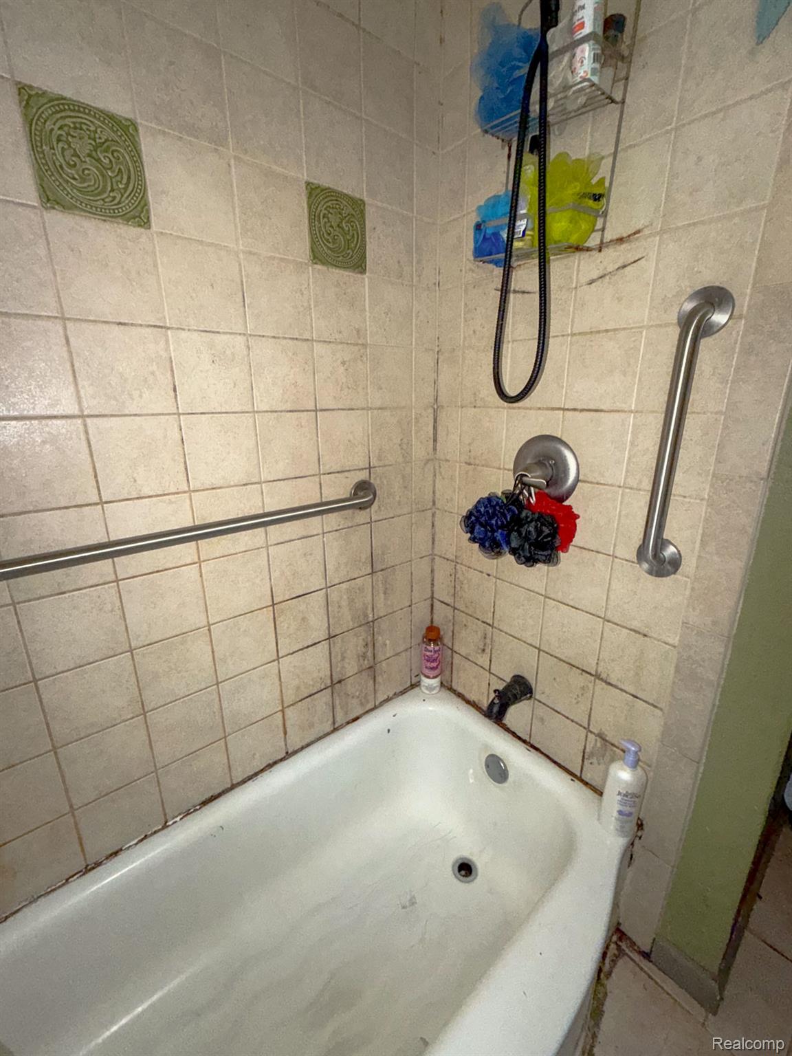 24811 Valley Avenue Eastpointe, MI 48021 - Photo 10 of 22 Full bath with bathtub / shower combination