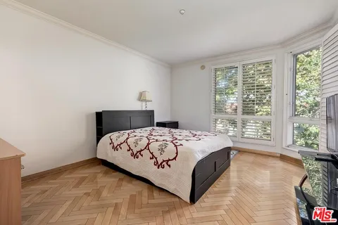 $1,495,000 | 121 North Almont Drive, Unit 303, Beverly Hills, CA 90211