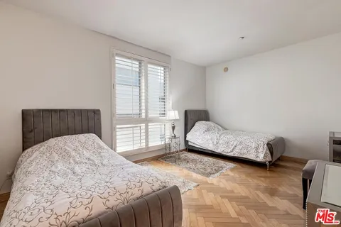 $1,495,000 | 121 North Almont Drive, Unit 303, Beverly Hills, CA 90211