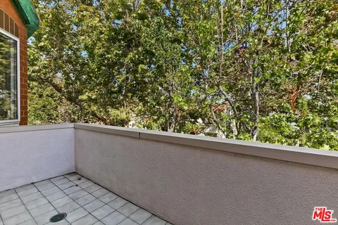 $1,495,000 | 121 North Almont Drive, Unit 303, Beverly Hills, CA 90211