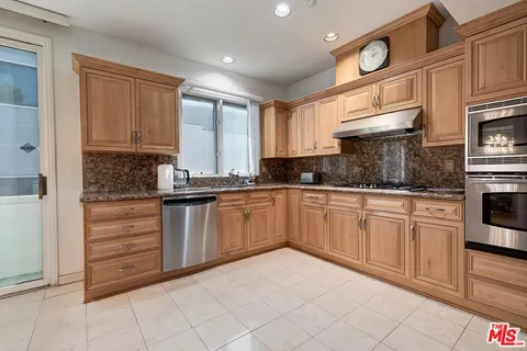 $1,495,000 | 121 North Almont Drive, Unit 303, Beverly Hills, CA 90211