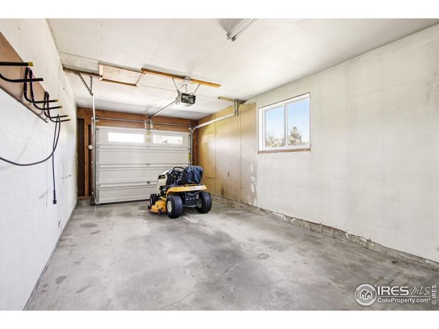 a view of a yard and front a house