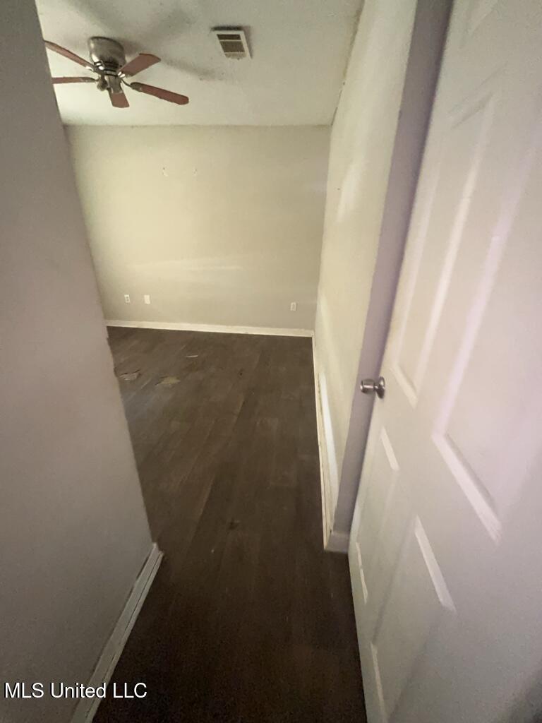 946 North Valley Falls Road Jackson, MS 39212 - Photo 6 of 9 2025_06_24_14_47_05