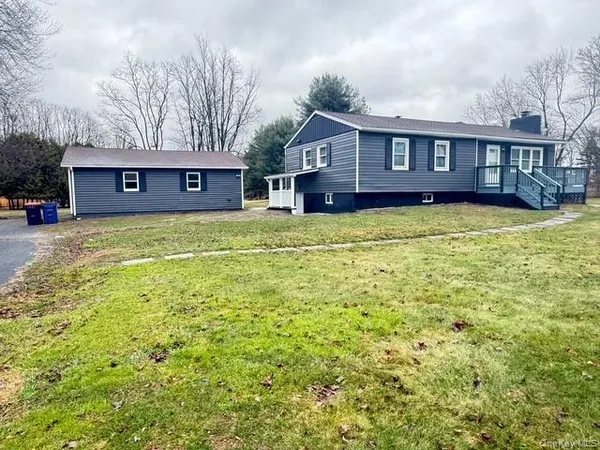 $3,300 | 227 Whalesback Road, Red Hook, NY 12571