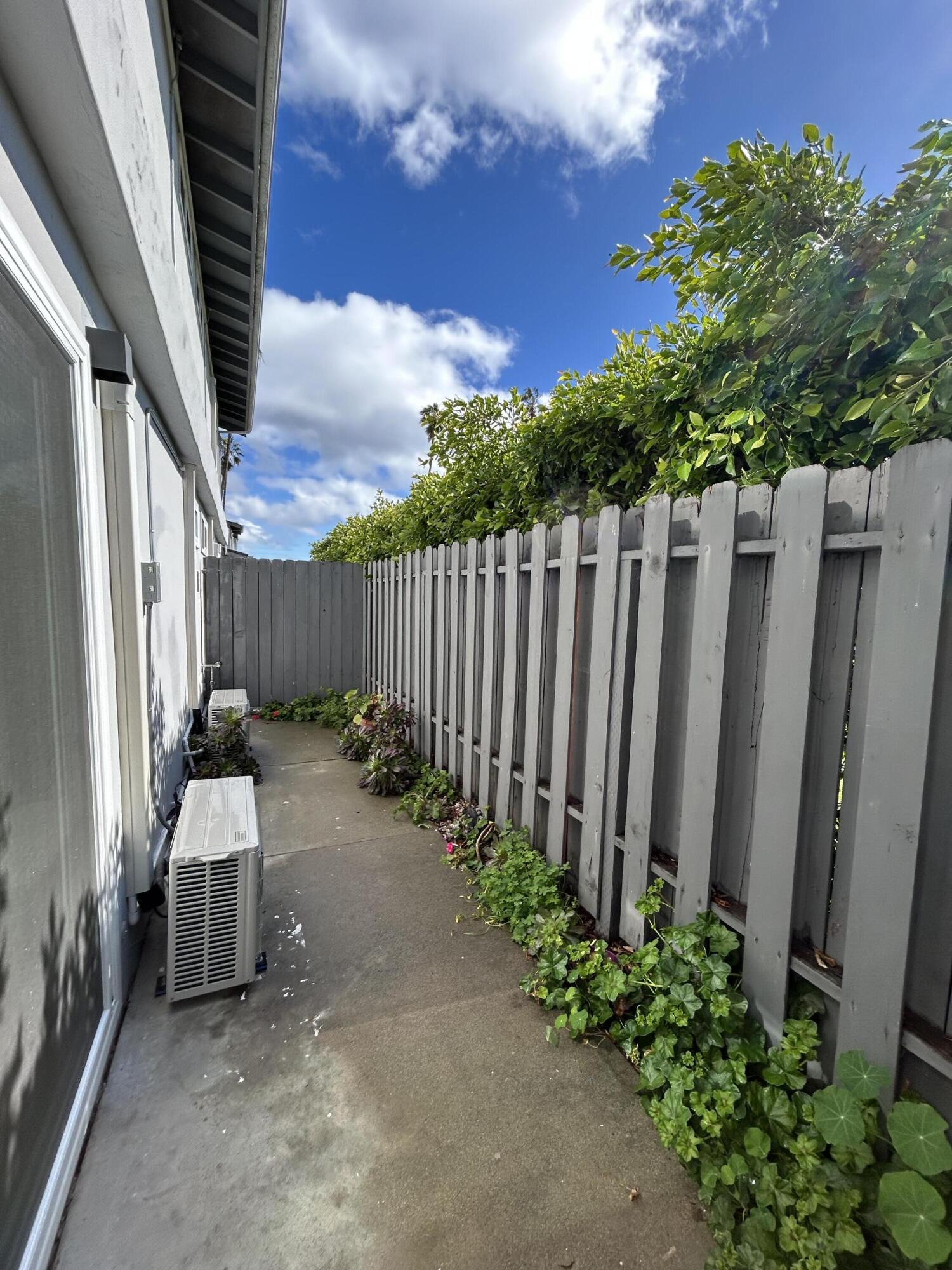 47 Ocean View Avenue, Unit 5 Santa Barbara, CA 93103 - Photo 12 of 12 IMG_0213