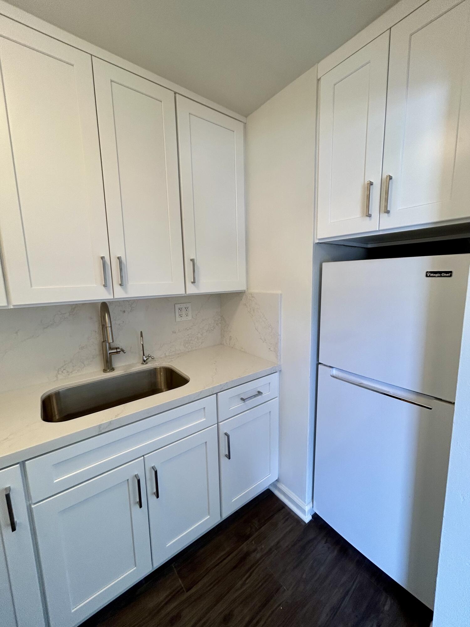 47 Ocean View Avenue, Unit 5 Santa Barbara, CA 93103 - Photo 8 of 12 IMG_0208