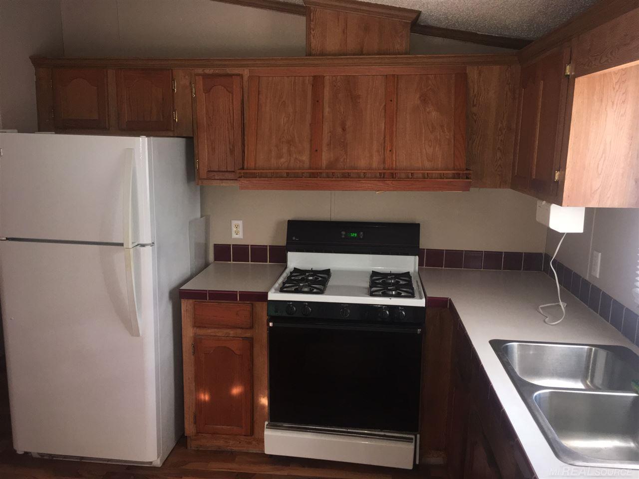 6865 Lyons Road Imlay City, MI 48444 - Photo 9 of 27