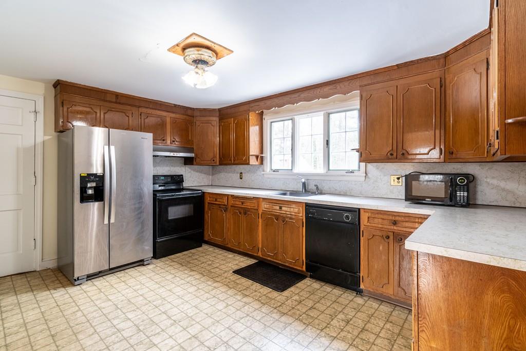 42 Old County Road Hingham, MA 02043 - Photo 7 of 9