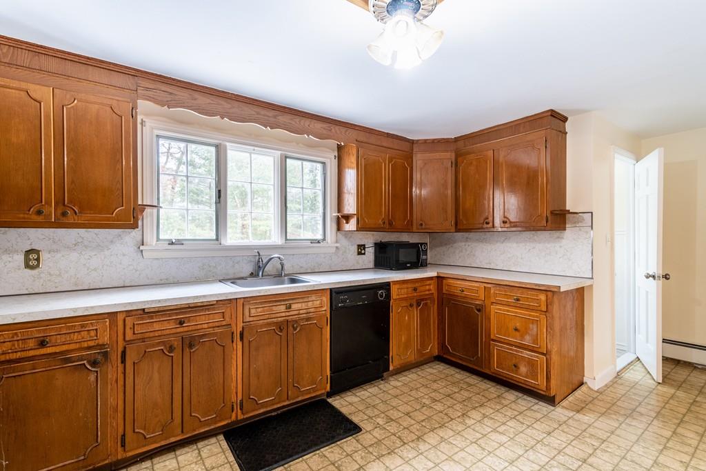 42 Old County Road Hingham, MA 02043 - Photo 8 of 9