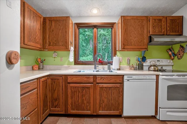 $399,900 | 585 Logtown Road, Glen, NY 12072