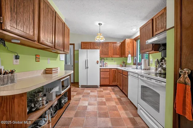 $399,900 | 585 Logtown Road, Glen, NY 12072