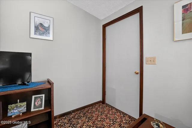 $399,900 | 585 Logtown Road, Glen, NY 12072