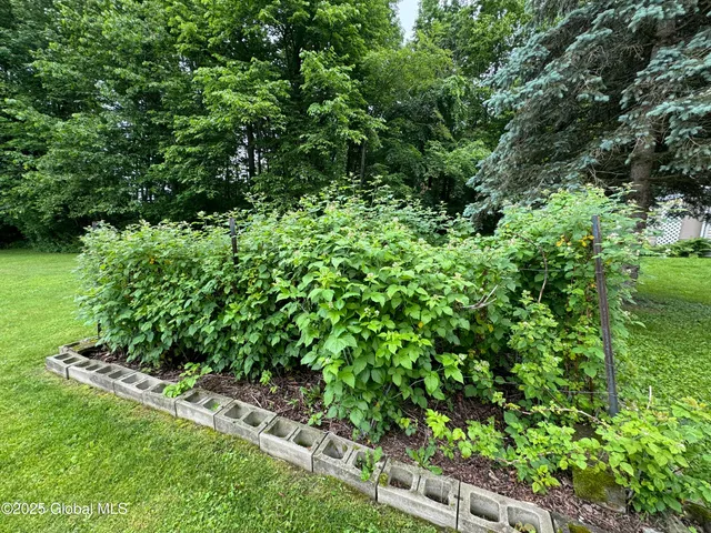 $399,900 | 585 Logtown Road, Glen, NY 12072