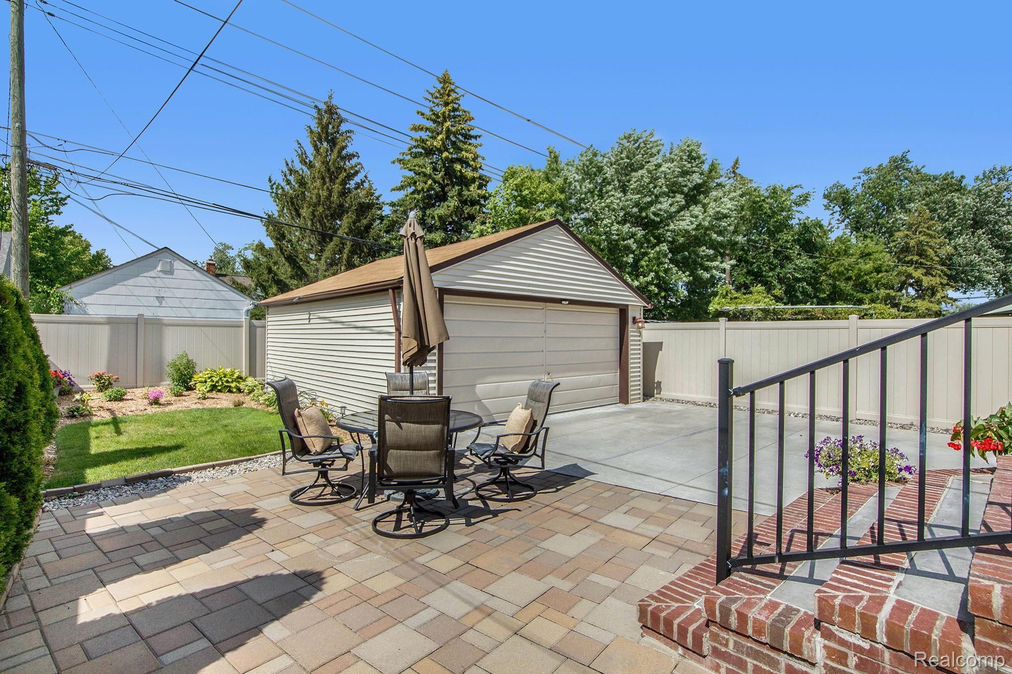 1222 Eaton Road Berkley, MI 48072 - Photo 34 of 35 BPG_1756.jpg