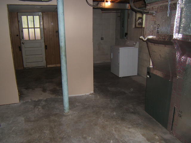 3008 Cove Road Roanoke, VA 24017 - Photo 12 of 18 DSCF9807