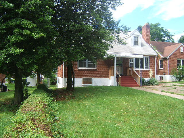 3008 Cove Road Roanoke, VA 24017 - Photo 3 of 18 DSCF9795