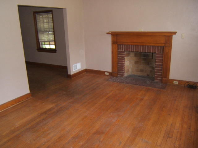 3008 Cove Road Roanoke, VA 24017 - Photo 4 of 18 DSCF9799