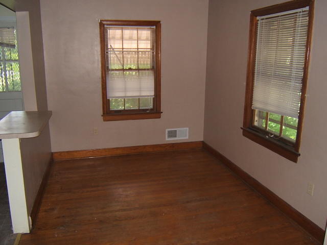 3008 Cove Road Roanoke, VA 24017 - Photo 5 of 18 DSCF9800
