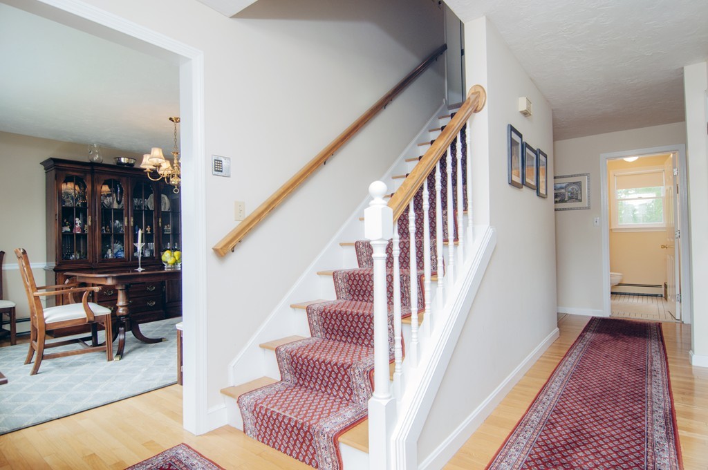 71 Inman Road Weymouth, MA 02188 - Photo 8 of 29 Gallery Image 8