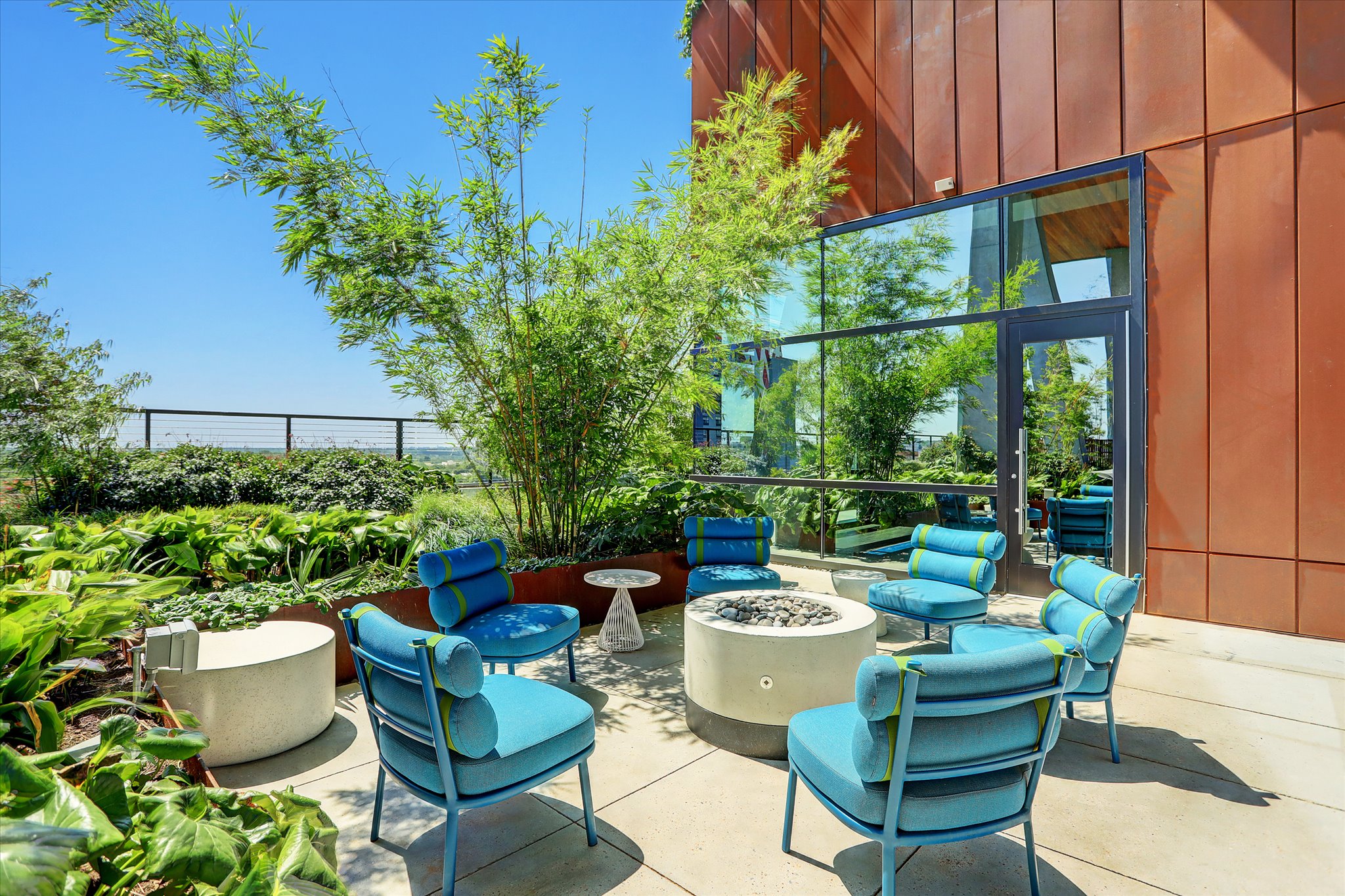 70 Rainey Street, Unit 1405 Austin, TX 78701 - Photo 24 of 31 a view of a patio filled with furniture