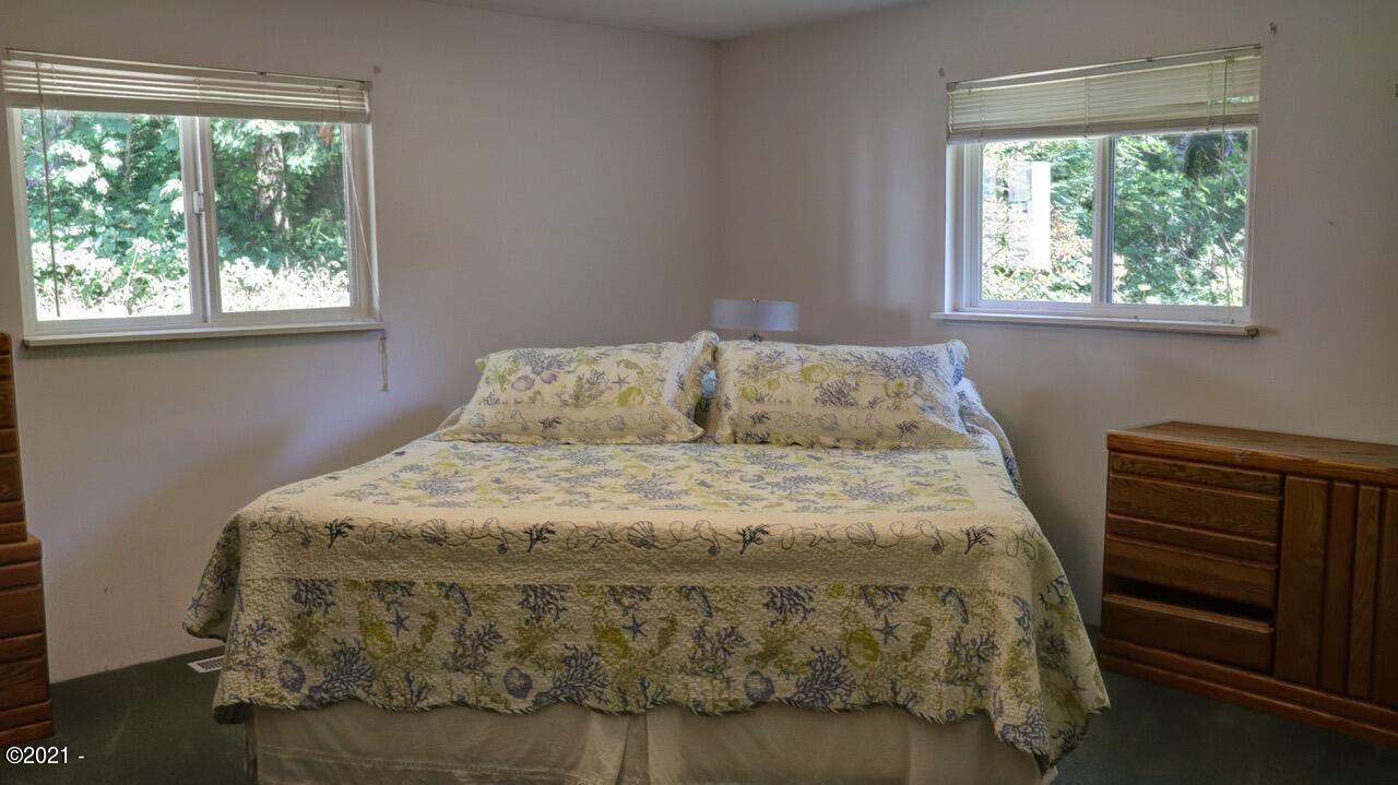 648 Olalla Road Toledo, OR 97391 - Photo 12 of 43 Master Bedroom