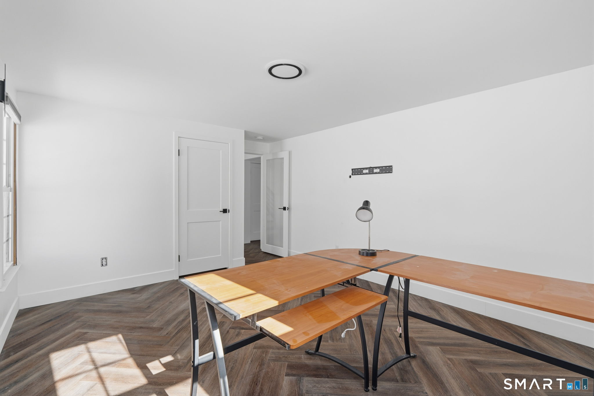 2 Yellow Orange Circle Middletown, CT 06457 - Photo 25 of 39 a bedroom with a table and a chair