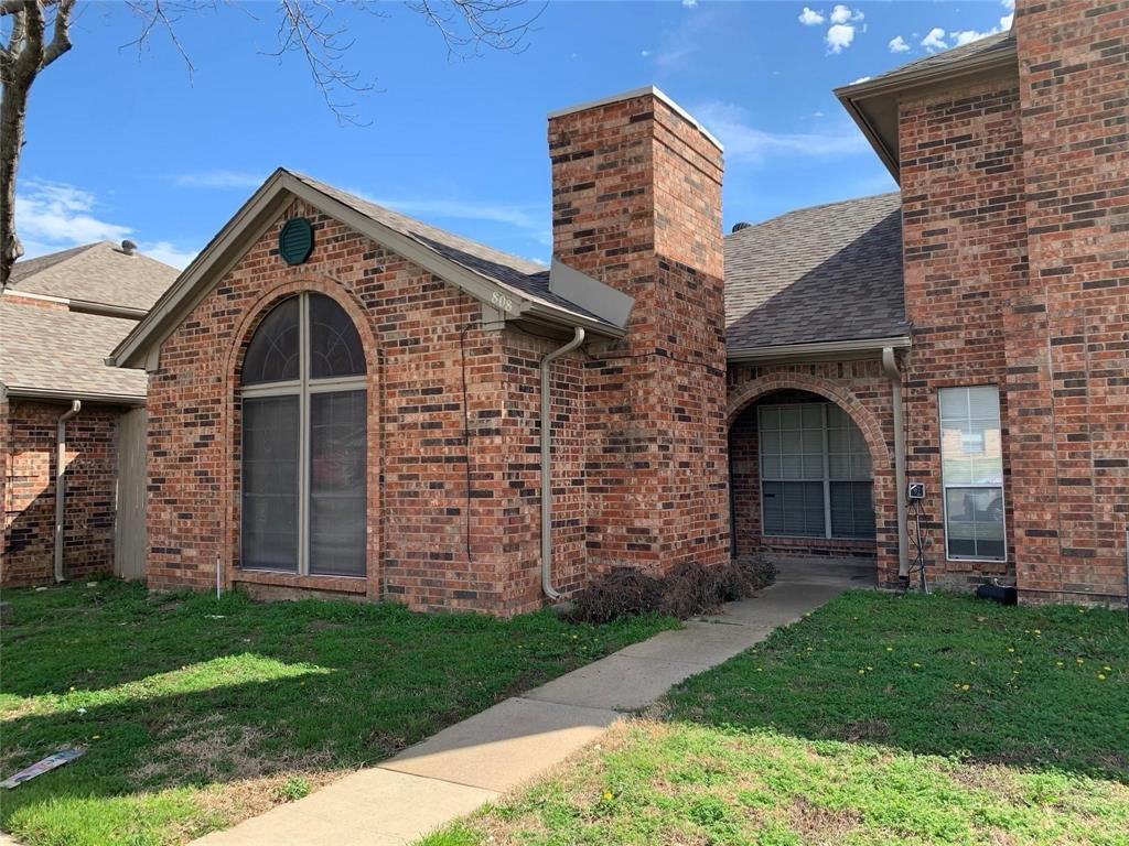 814 Custer Street Arlington, TX 76014 - Photo 1 of 17