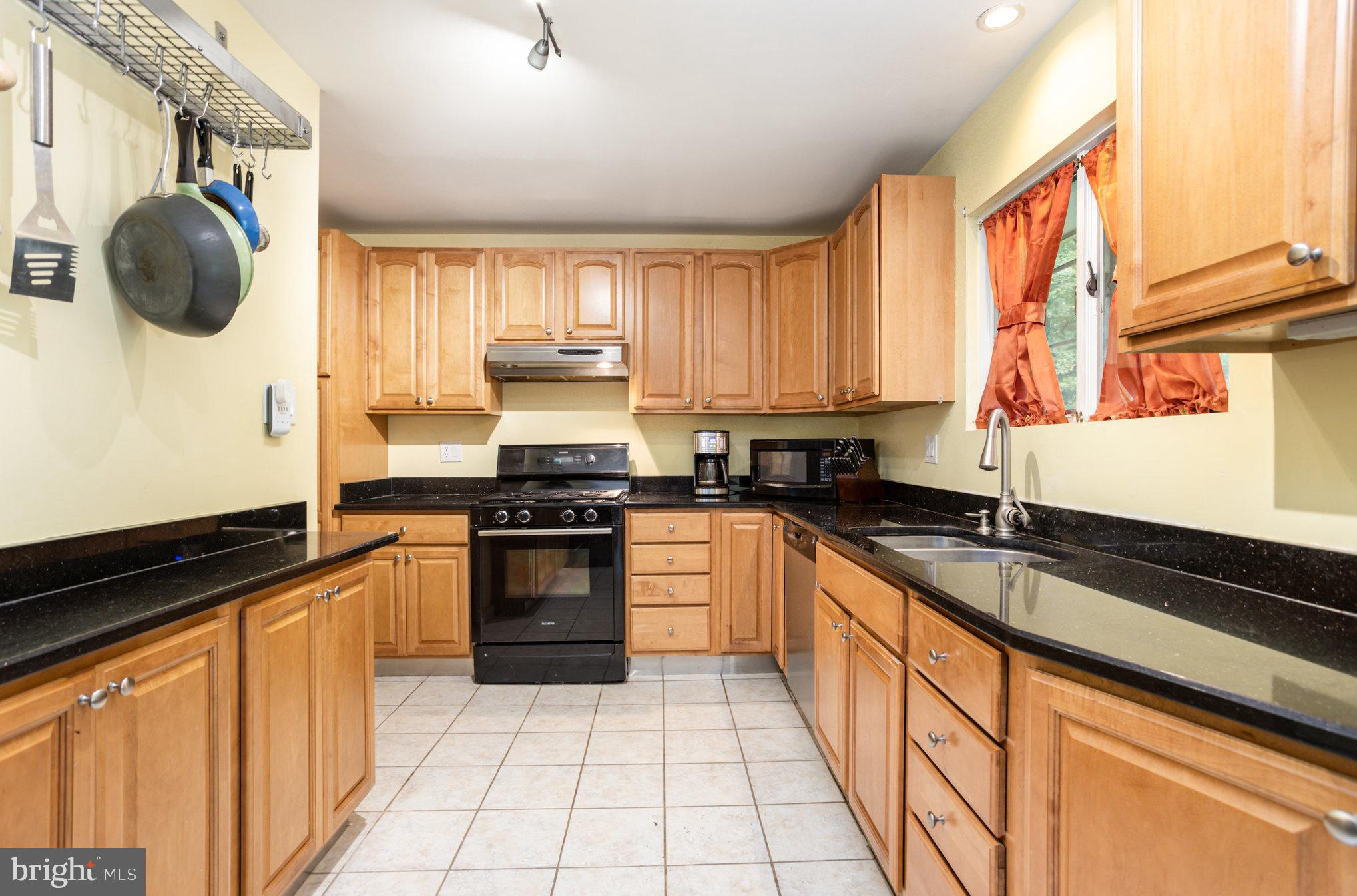 1905 Haverhill Road Baltimore, MD 21234 - Photo 13 of 39 Kitchen 3