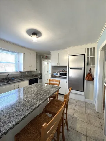 $2,000 | 89 Wells Street, Westerly, RI 02891