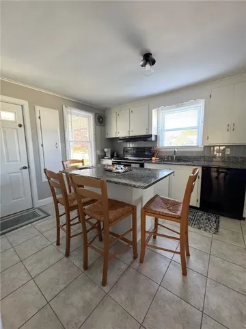 $2,000 | 89 Wells Street, Westerly, RI 02891