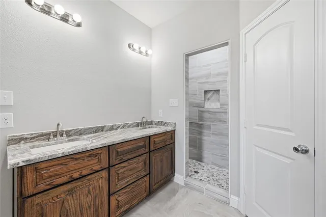 $328,000 | 306 Lewis Street, Cleburne, TX 76031