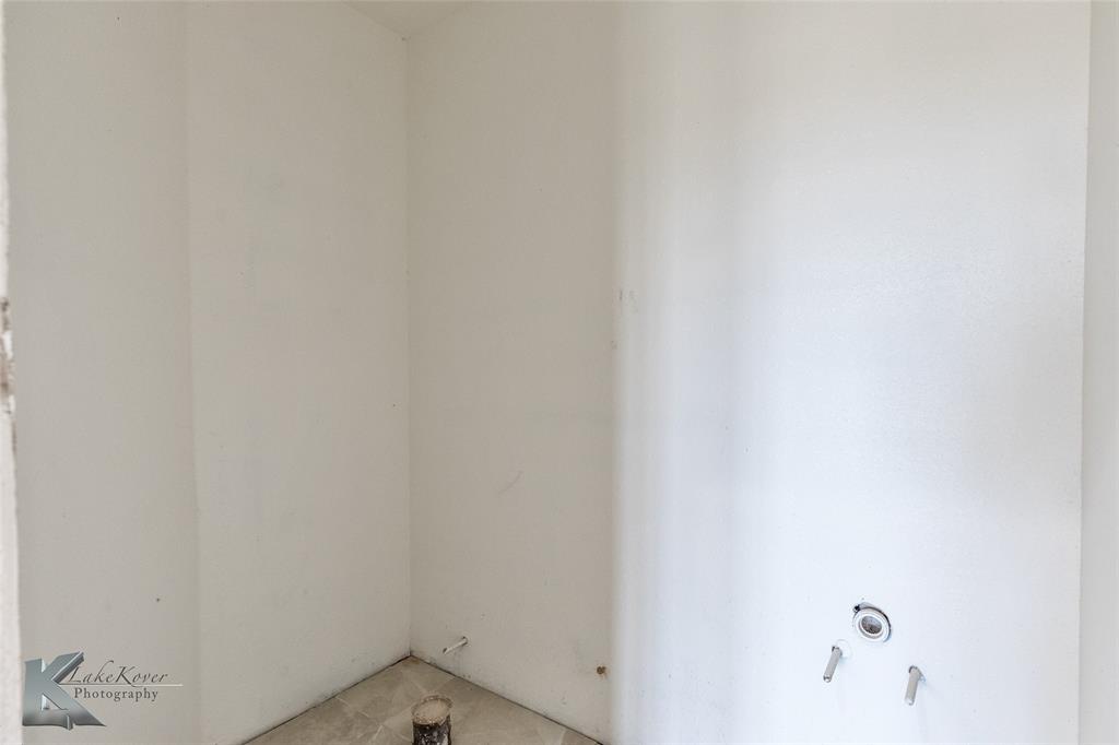 8773 West Lake Road Abilene, TX 79601 - Photo 17 of 40 a view of a small space