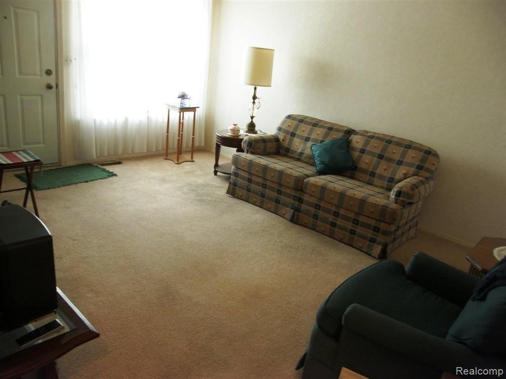 17400 Rudgate Street, Unit 81 Southgate, MI 48195 - Photo 2 of 19 good lr.JPG