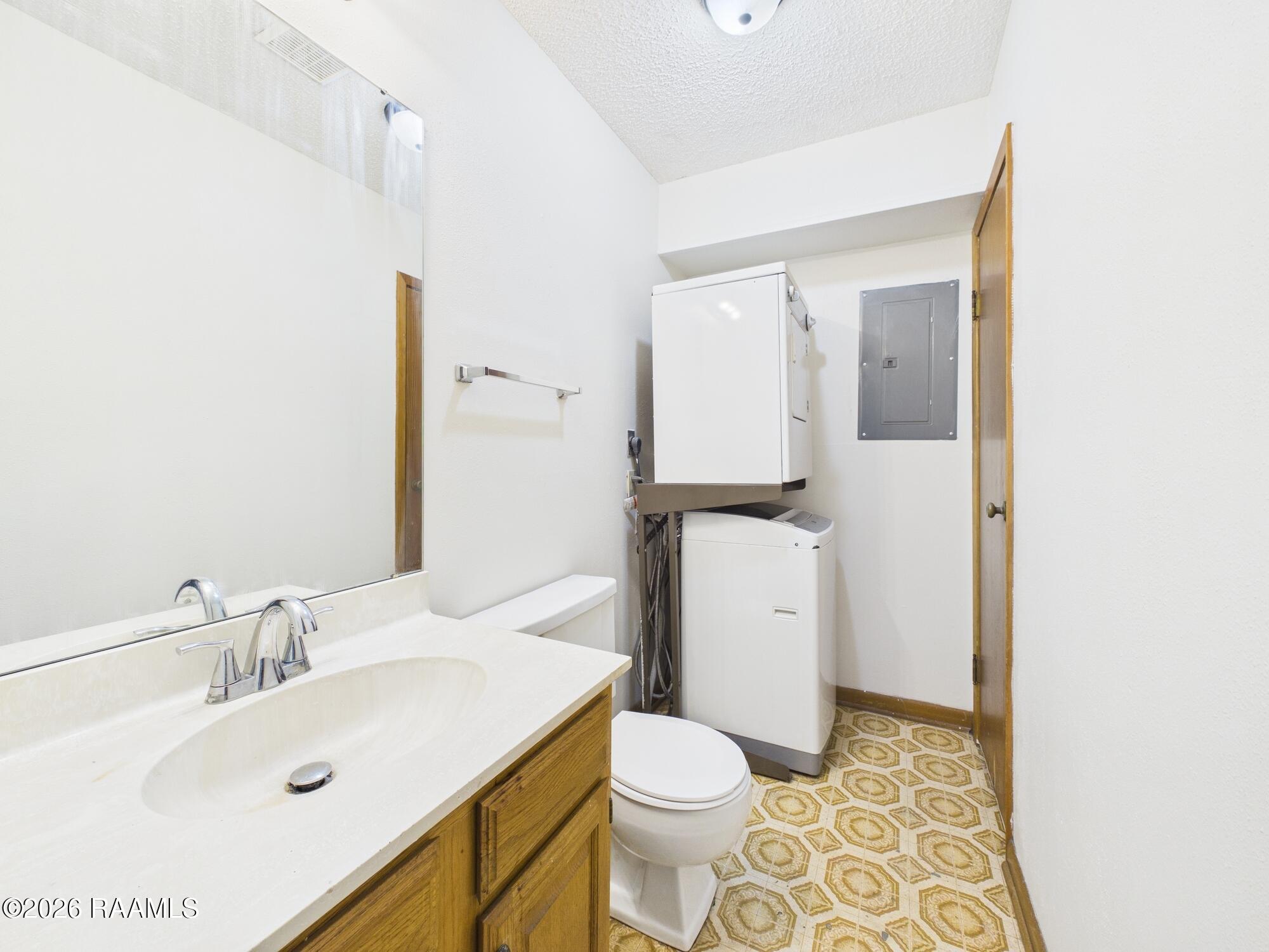 112 Country, Unit 4 Lafayette, LA 70508 - Photo 14 of 16 CAM06261G6-PR0021-STILL006