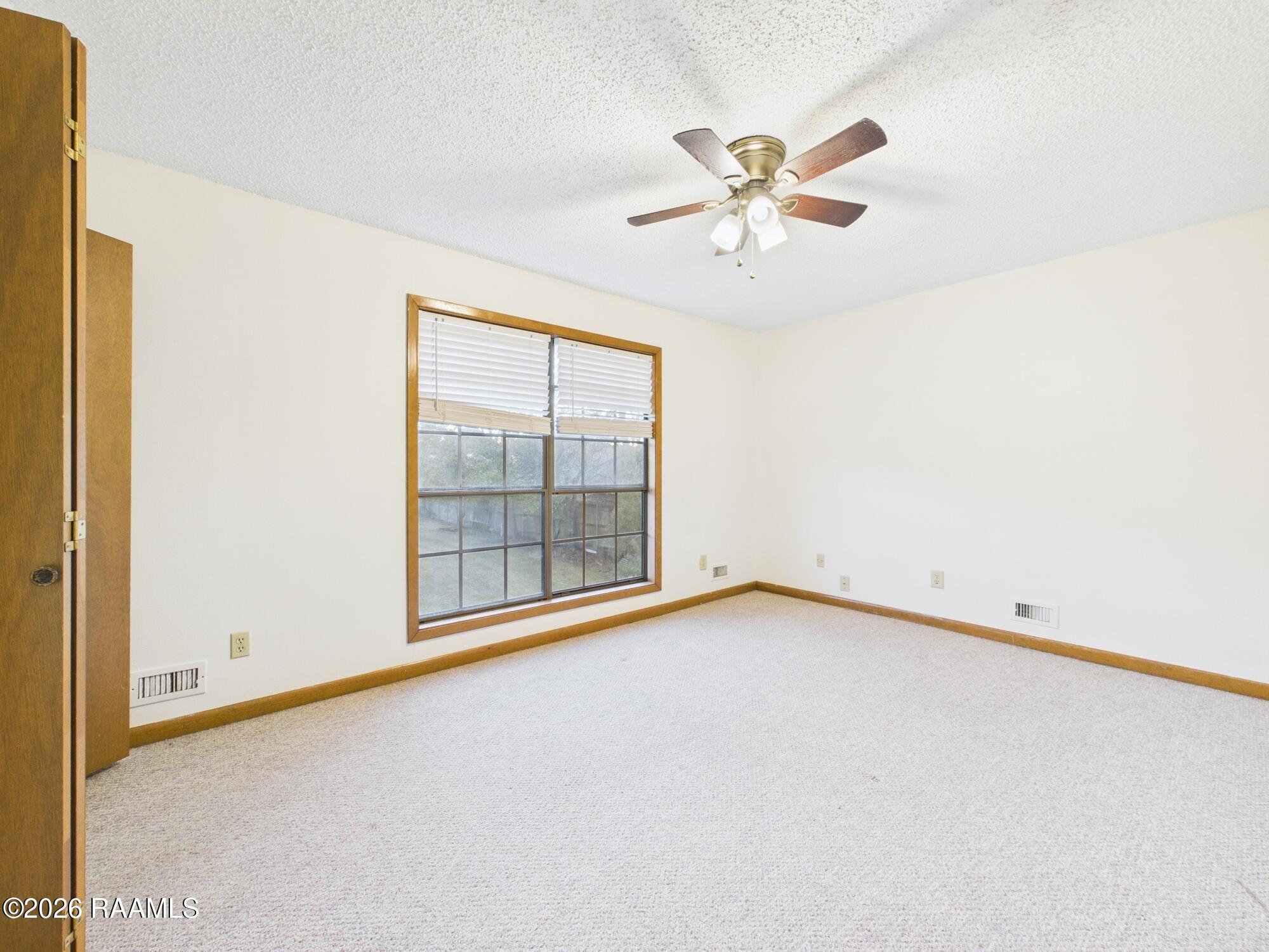 112 Country, Unit 4 Lafayette, LA 70508 - Photo 8 of 16 CAM06261G6-PR0021-STILL013