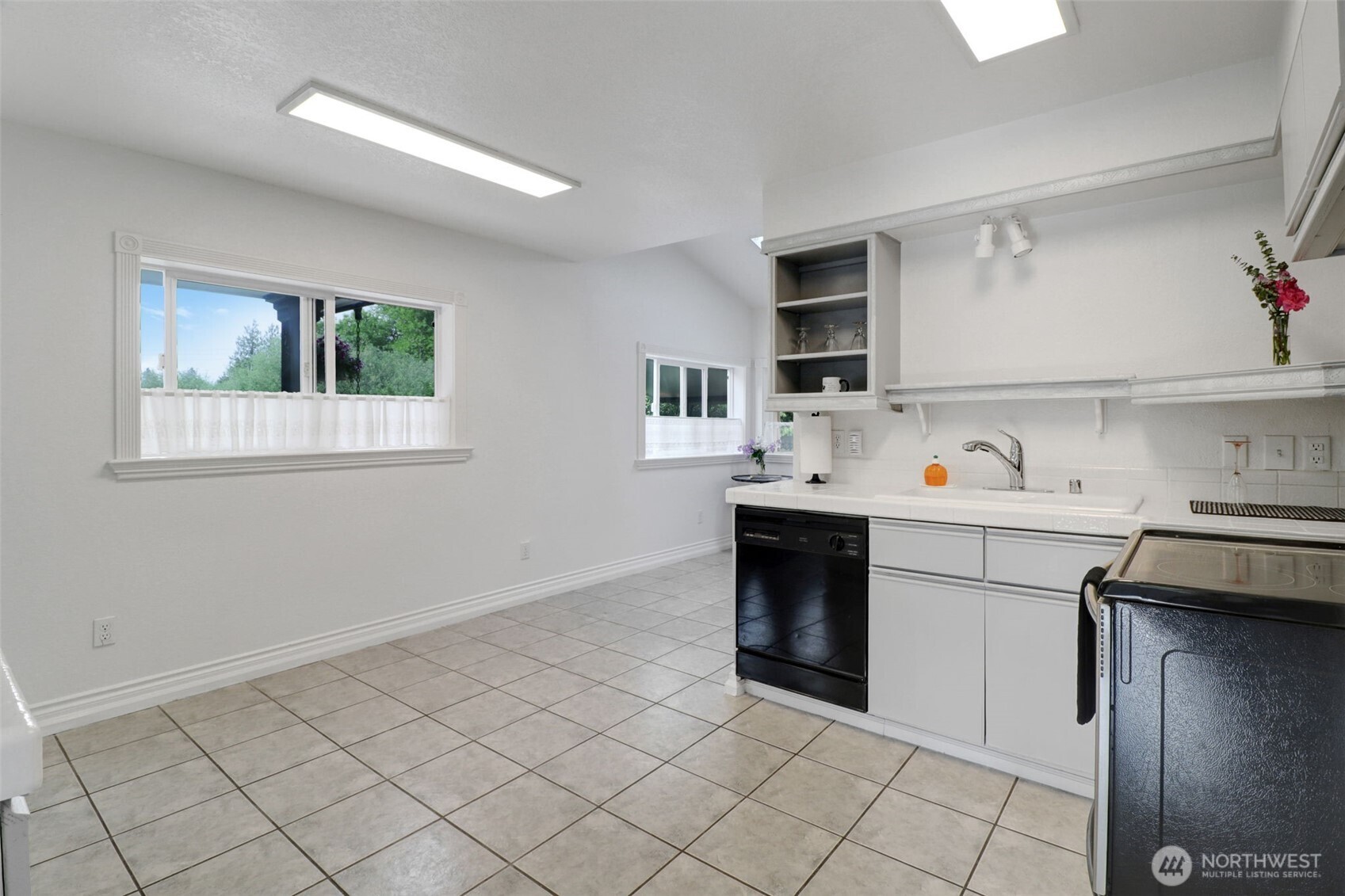 14902 Turner Road Southeast Rainier, WA 98576 - Photo 7 of 40