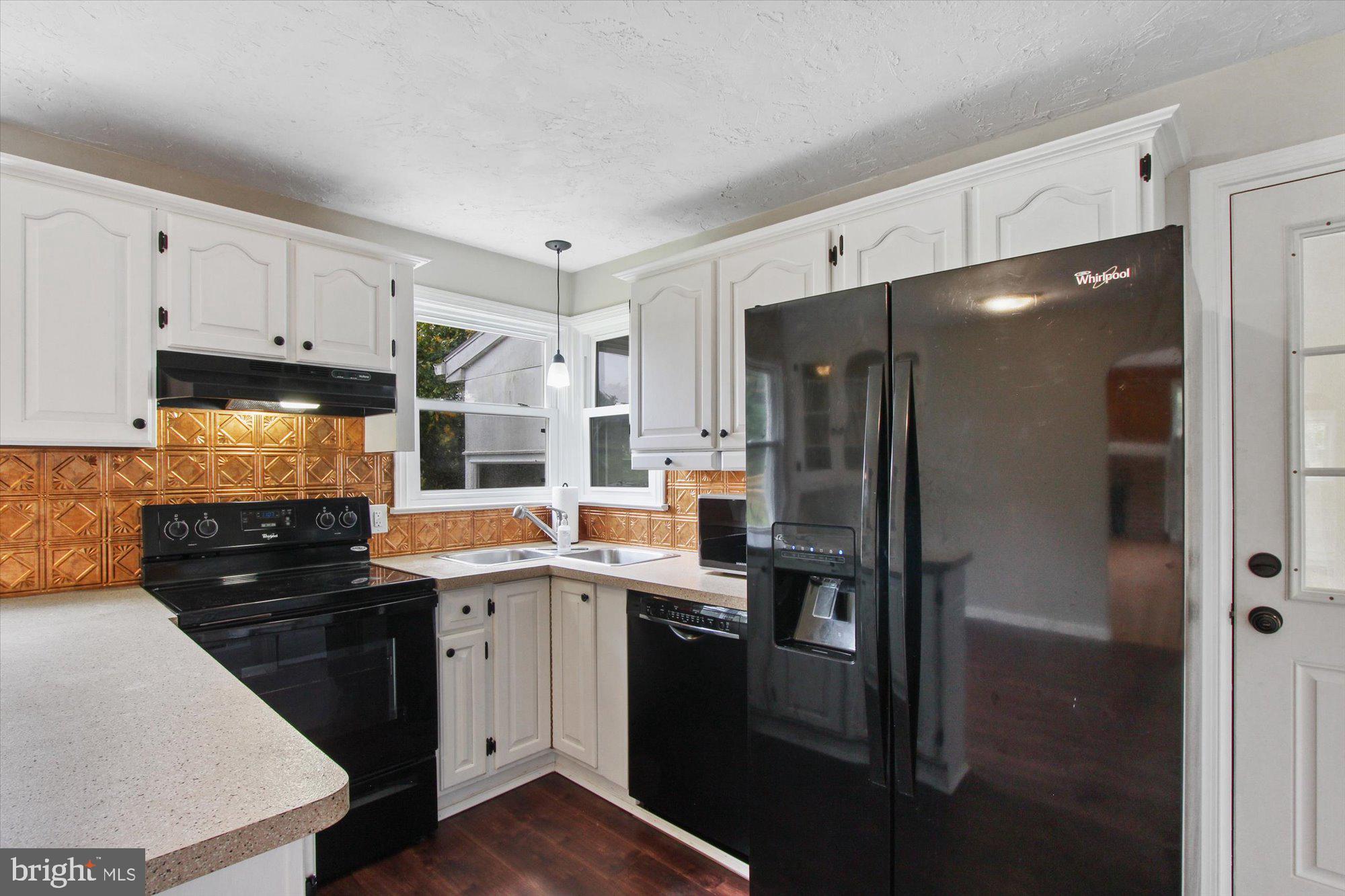 684 Valley Road York, PA 17403 - Photo 14 of 44 Gallery Image 14