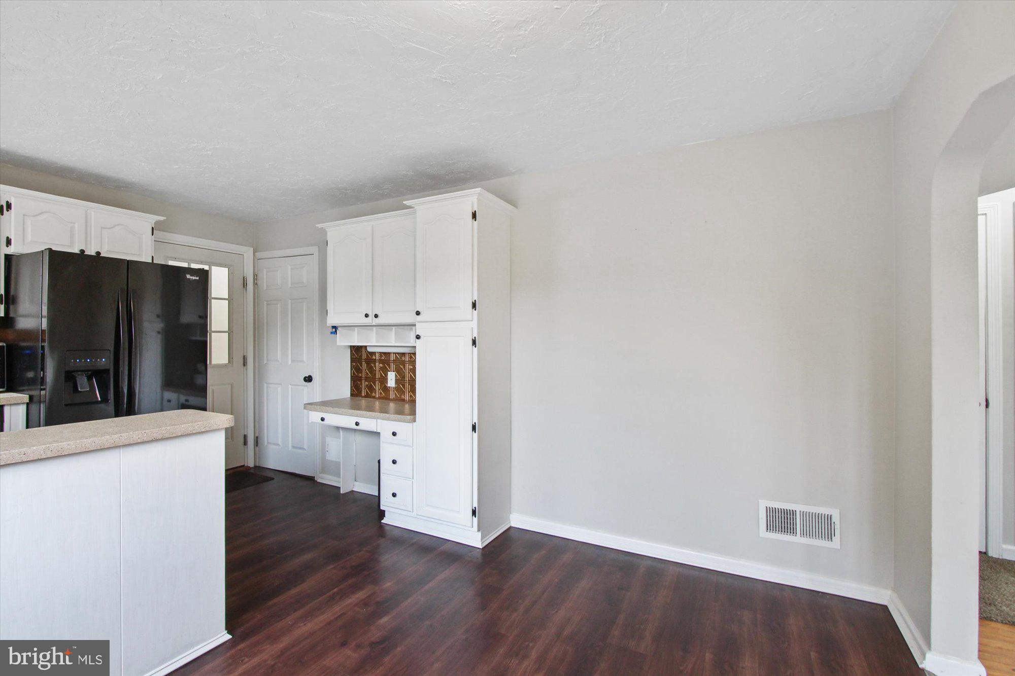 684 Valley Road York, PA 17403 - Photo 16 of 44 Gallery Image 16
