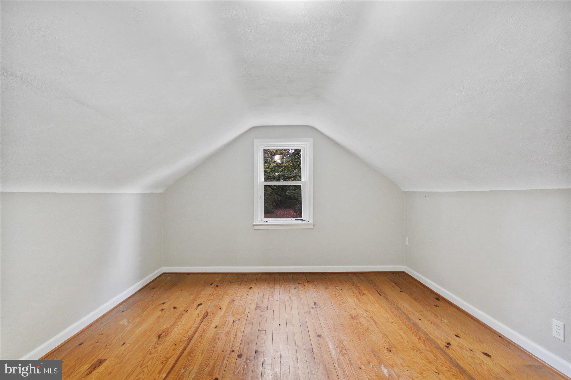 684 Valley Road York, PA 17403 - Photo 5 of 44 Gallery Image 5