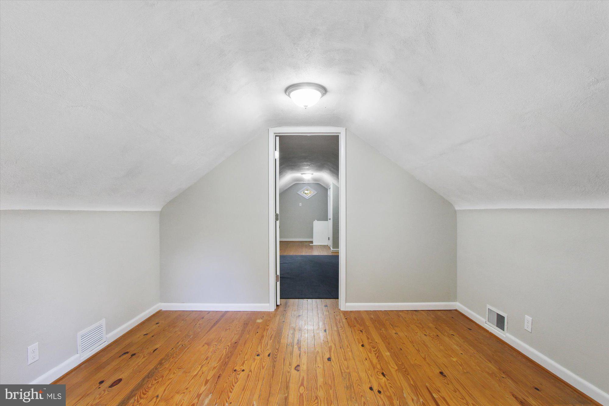 684 Valley Road York, PA 17403 - Photo 6 of 44 Gallery Image 6
