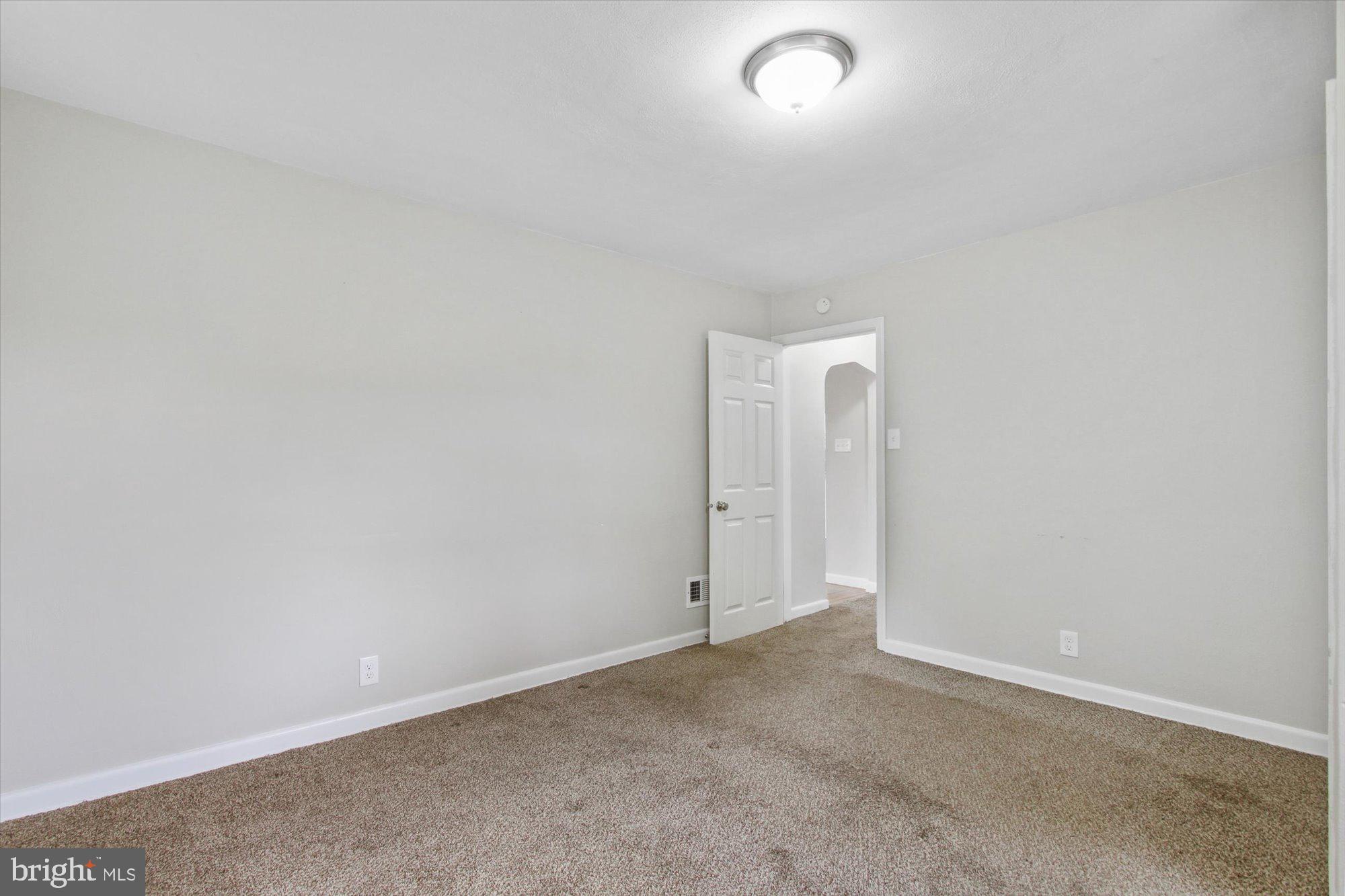 684 Valley Road York, PA 17403 - Photo 8 of 44 Gallery Image 8