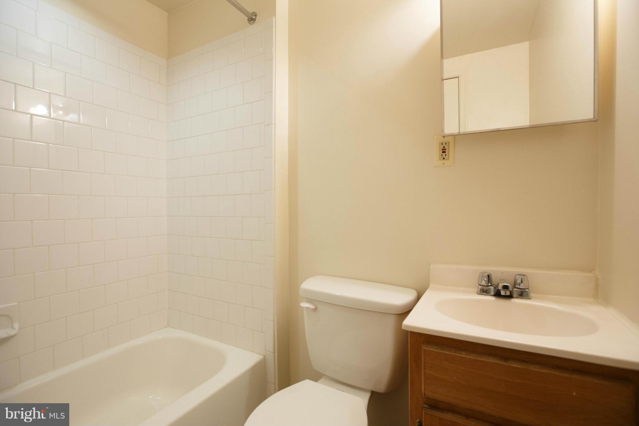 1439 Ridge Place Southeast Washington, DC 20020 - Photo 19 of 23 Bath