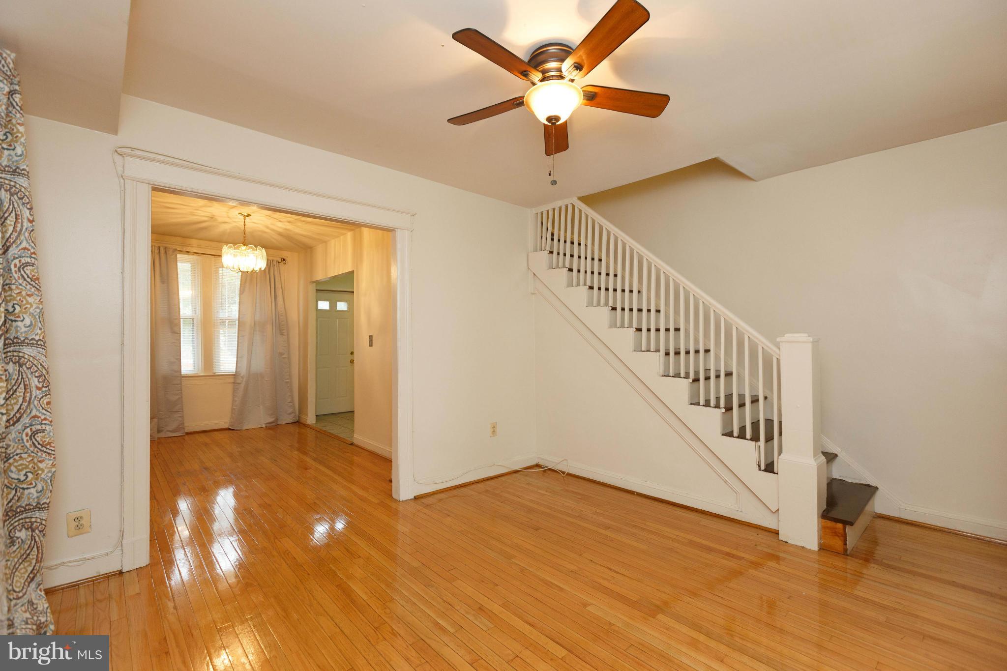1439 Ridge Place Southeast Washington, DC 20020 - Photo 4 of 23 Living Room