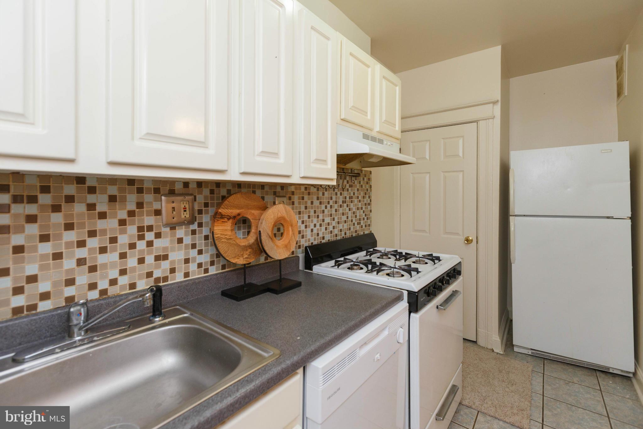 1439 Ridge Place Southeast Washington, DC 20020 - Photo 8 of 23 Kitchen