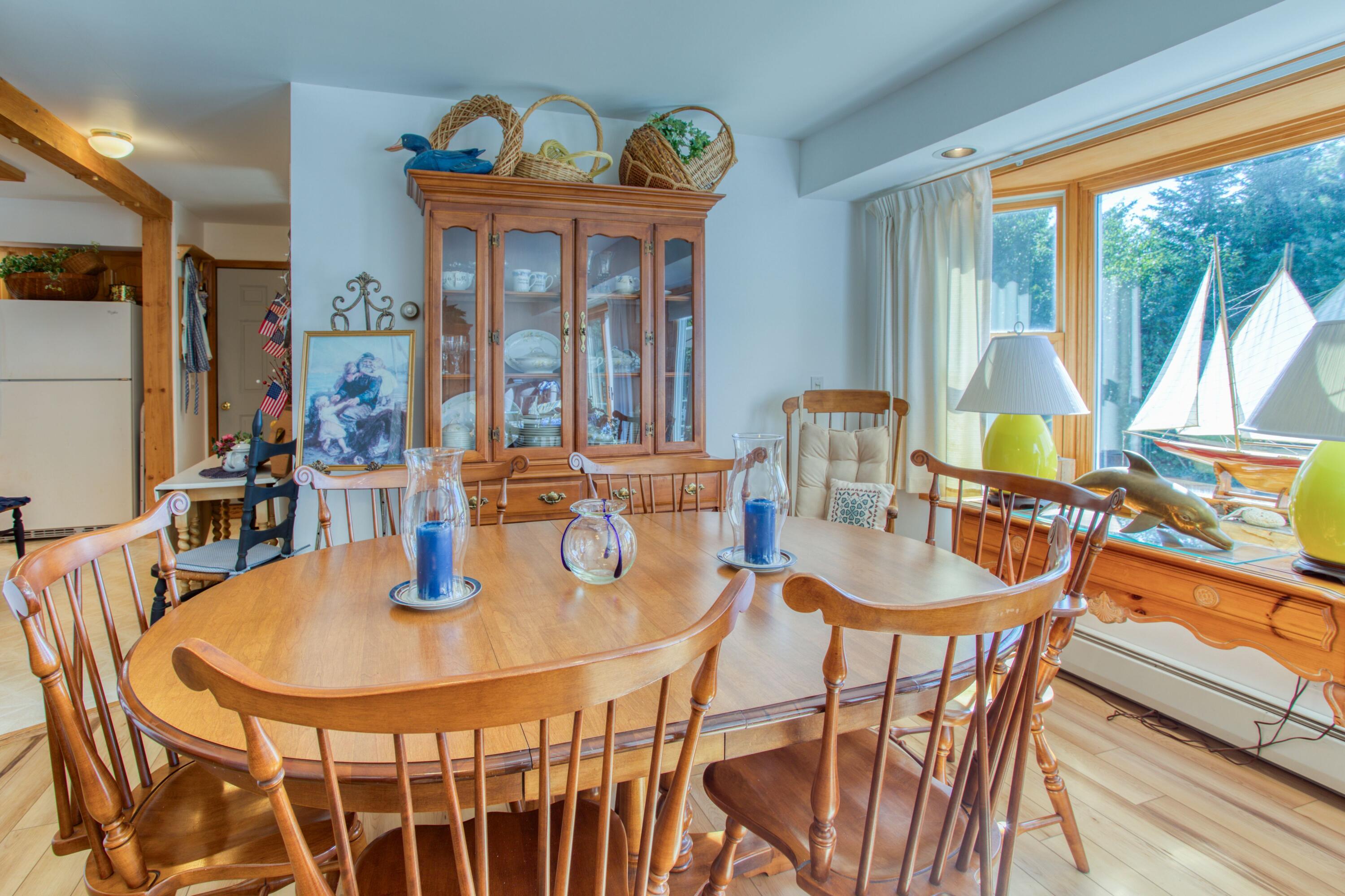 17 Spyglass Hl Road Boothbay, ME 04544 - Photo 12 of 55 Dining Area to entry