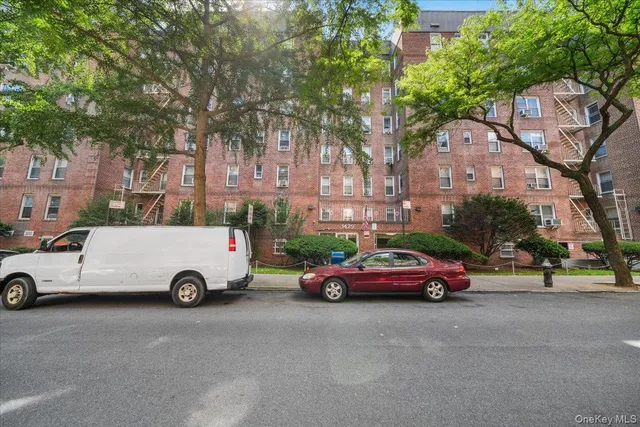 a car parked in front of a building