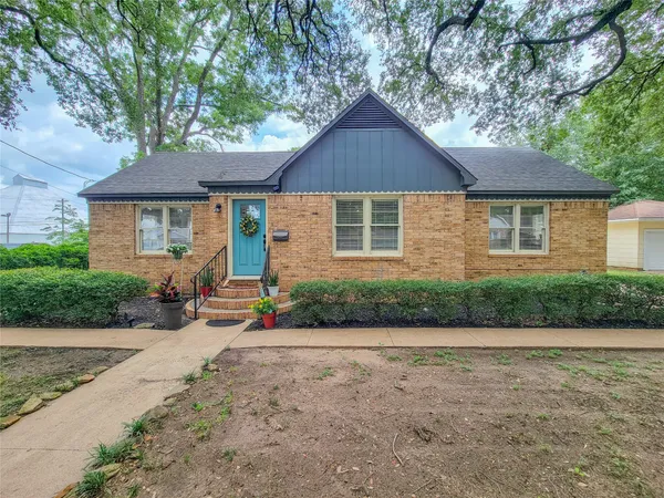 $349,900 | 505 South Jackson Street, Brenham, TX 77833